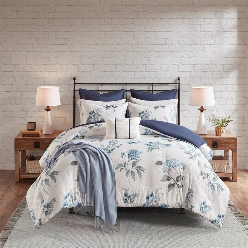 Madison Park Zennia 7-Piece Seersucker Comforter Set with Throw Blanket in Blue