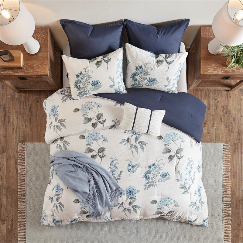 Madison Park Zennia 7-Piece Seersucker Comforter Set with Throw Blanket in Blue