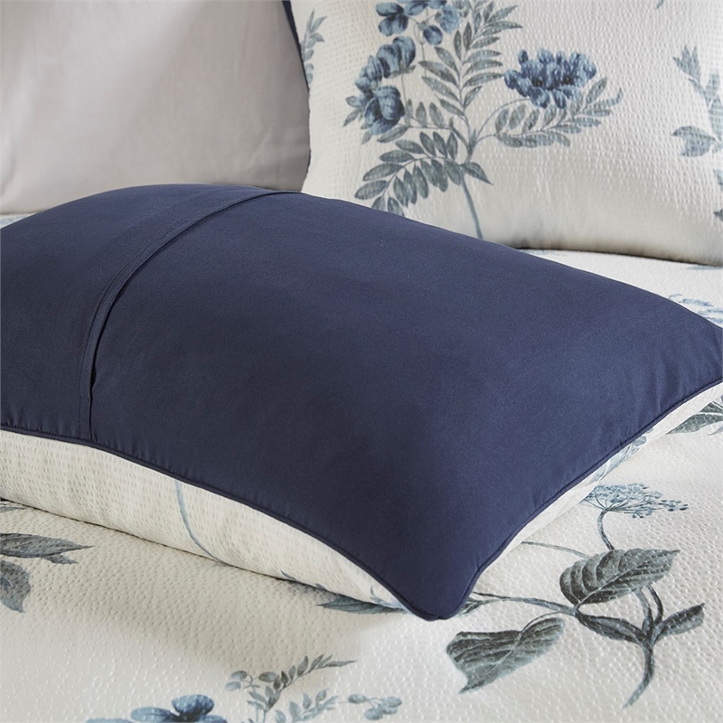 Madison Park Zennia 7-Piece Seersucker Comforter Set with Throw Blanket in Blue