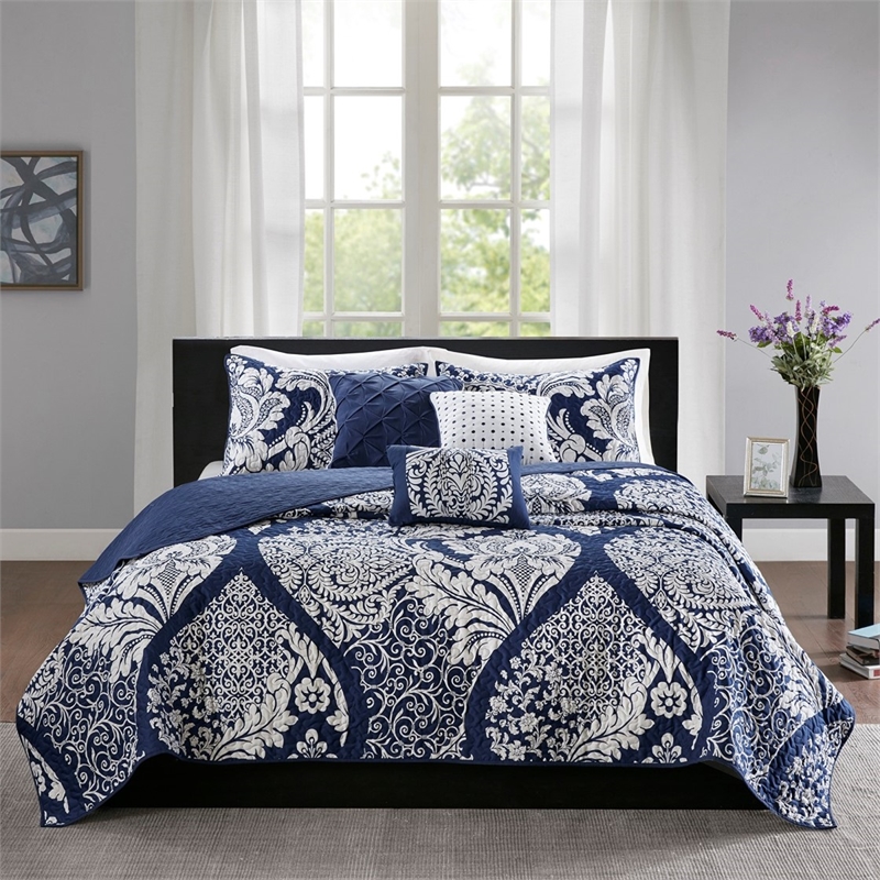 Madison Park Vienna 6-Piece Printed Cotton Quilt Set with Throw Pillows - Indigo