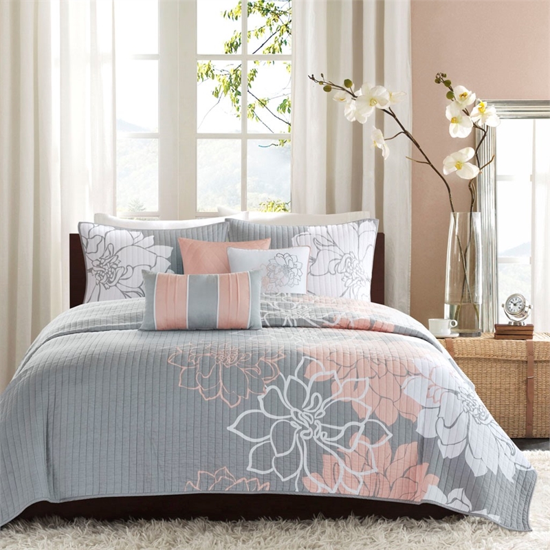 Madison Park Lola 6-Piece Cotton Quilt Set with Throw Pillows in Gray/Blush