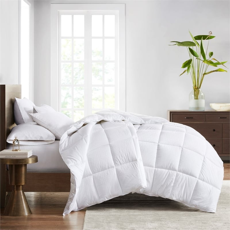 Croscill Signature Cotton Down Alternative Comforter in White King/Cal King