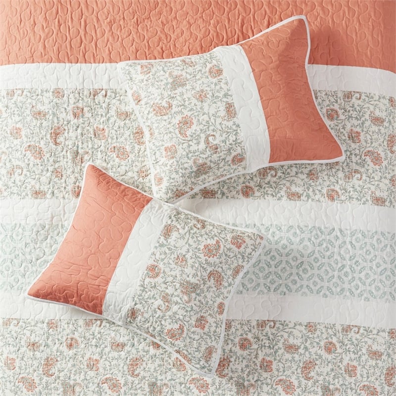 Madison Park 6 Piece Cotton Quilt Set with Throw Pillows in Coral Full/Queen