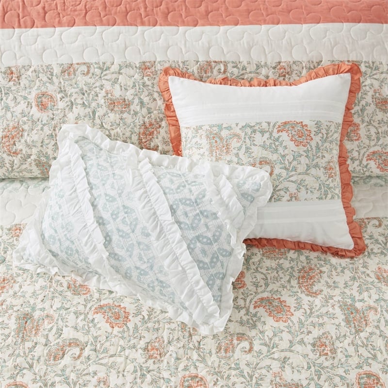 Madison Park 6 Piece Cotton Quilt Set with Throw Pillows in Coral Full/Queen