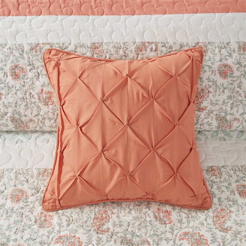 Madison Park 6 Piece Cotton Quilt Set with Throw Pillows in Coral Full/Queen
