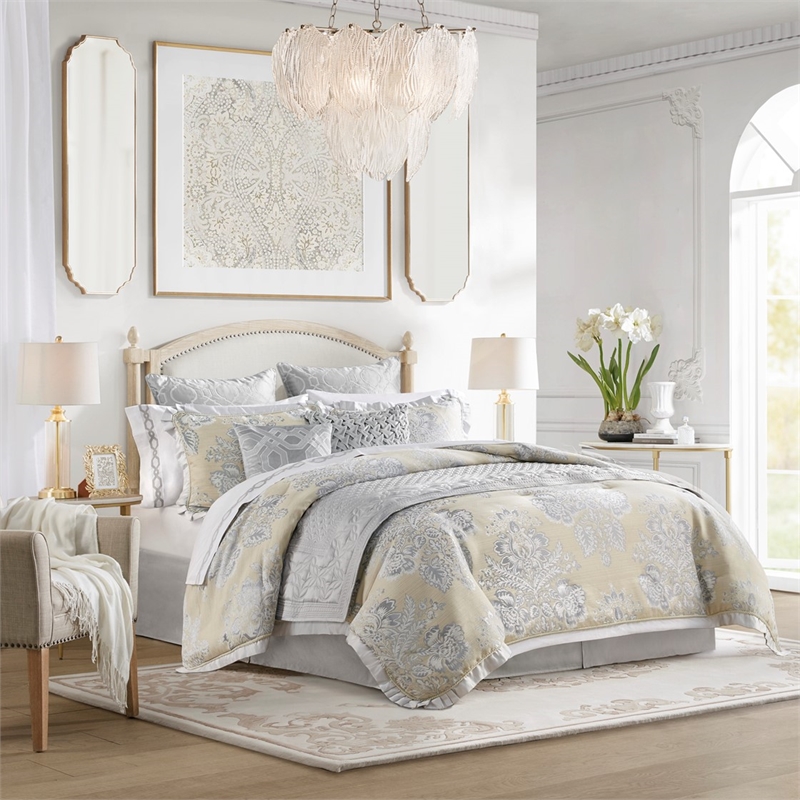 Croscill Classics Loretta 4 Piece Comforter Set in Beige Cal King
