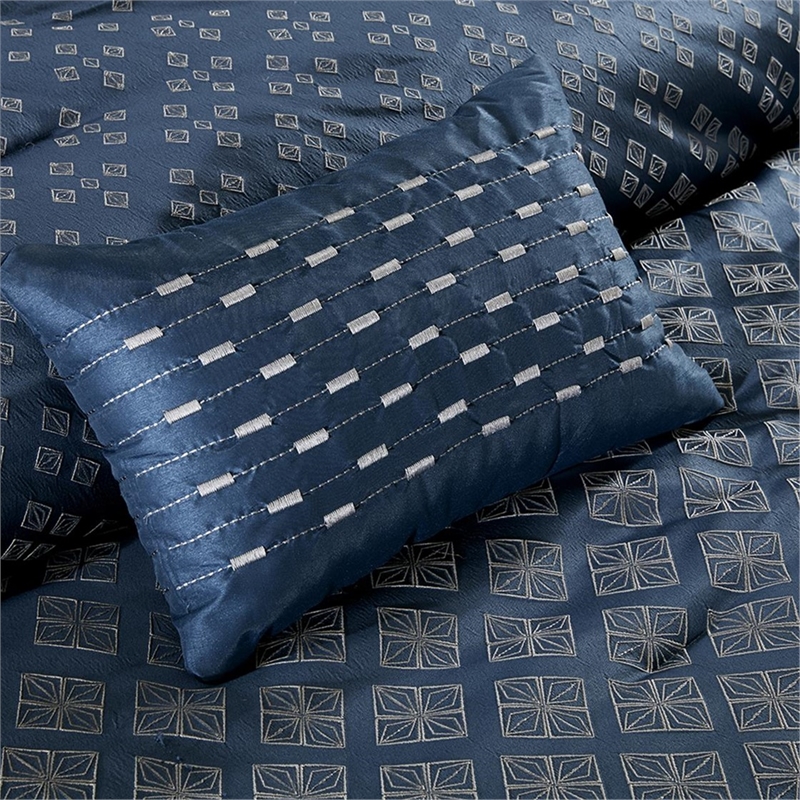 Madison Park Biloxi 6 Piece Duvet Cover Set in Navy Full/Queen