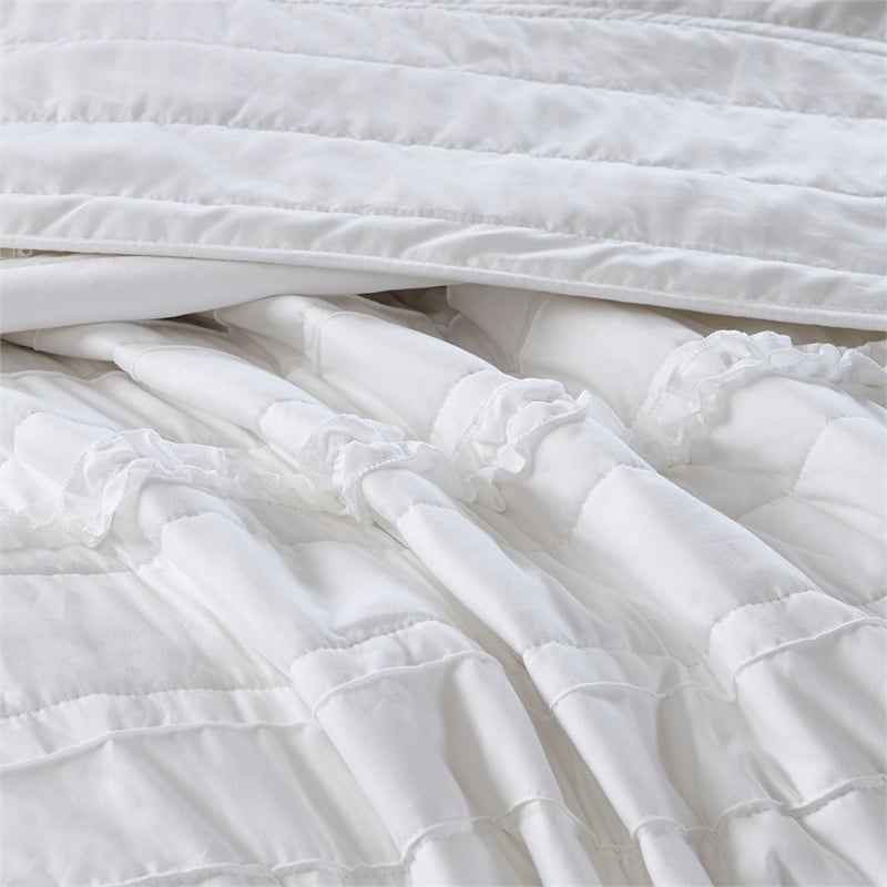 Madison Park Celeste 4-Piece Fabric Ruffle Quilt Set with Throw Pillow in White