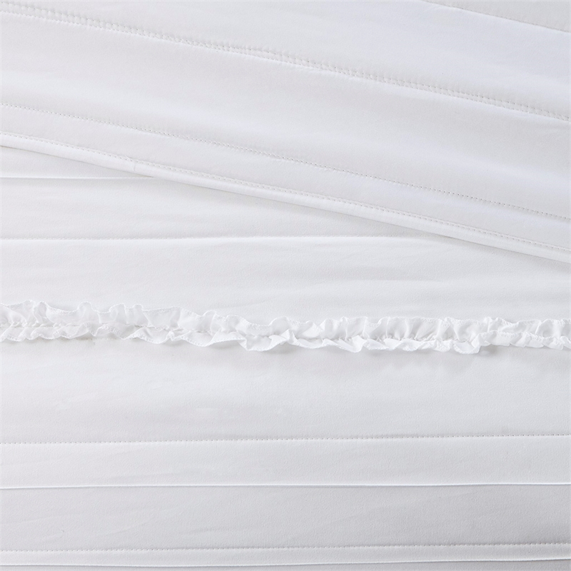 Madison Park Celeste 4-Piece Fabric Ruffle Quilt Set with Throw Pillow in White