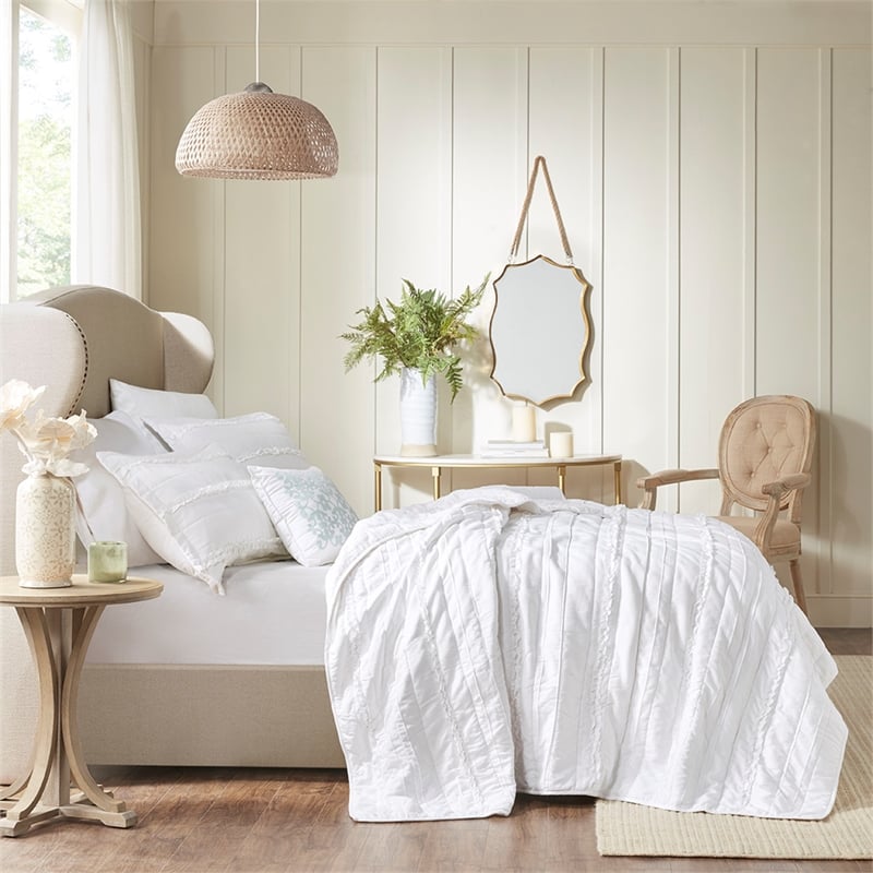 Madison Park Celeste 4-Piece Fabric Ruffle Quilt Set with Throw Pillow in White