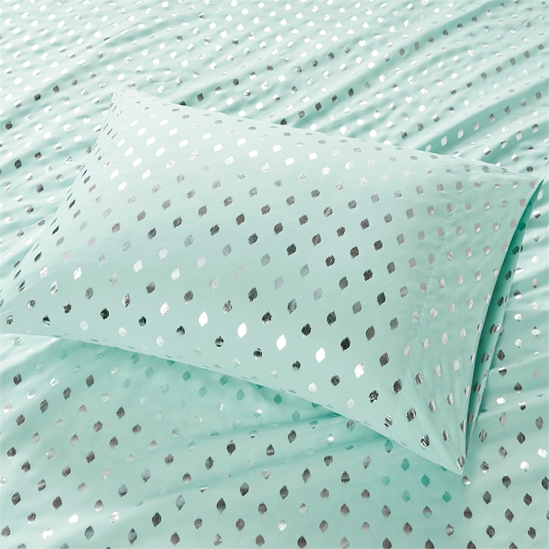 Intelligent Design Metallic Dot 66x102