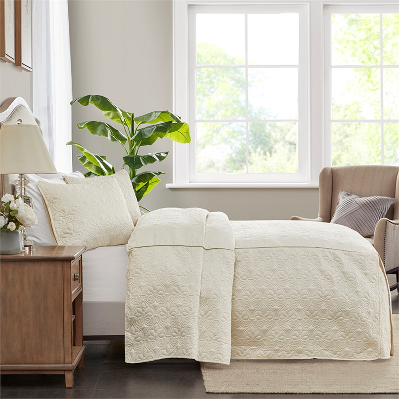 Madison Park Quebec 3-Piece Fabric Fitted Bedspread Set in Cream