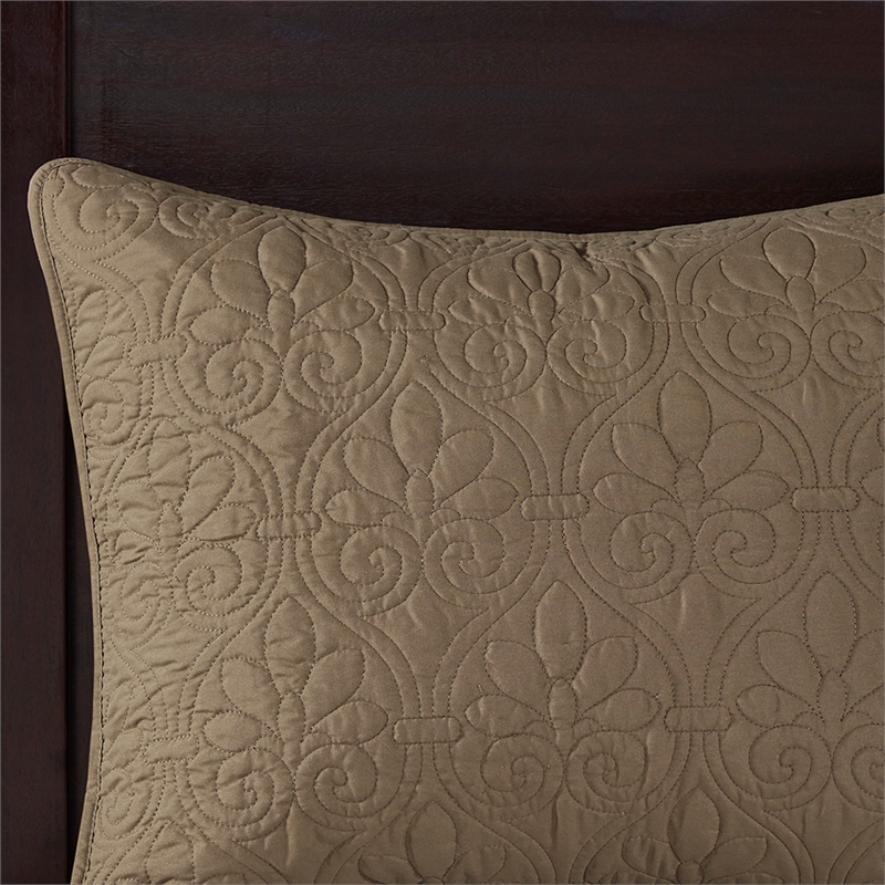 Madison Park Quebec Transitional Fabric Reversible Quilt Set in Mocha Brown