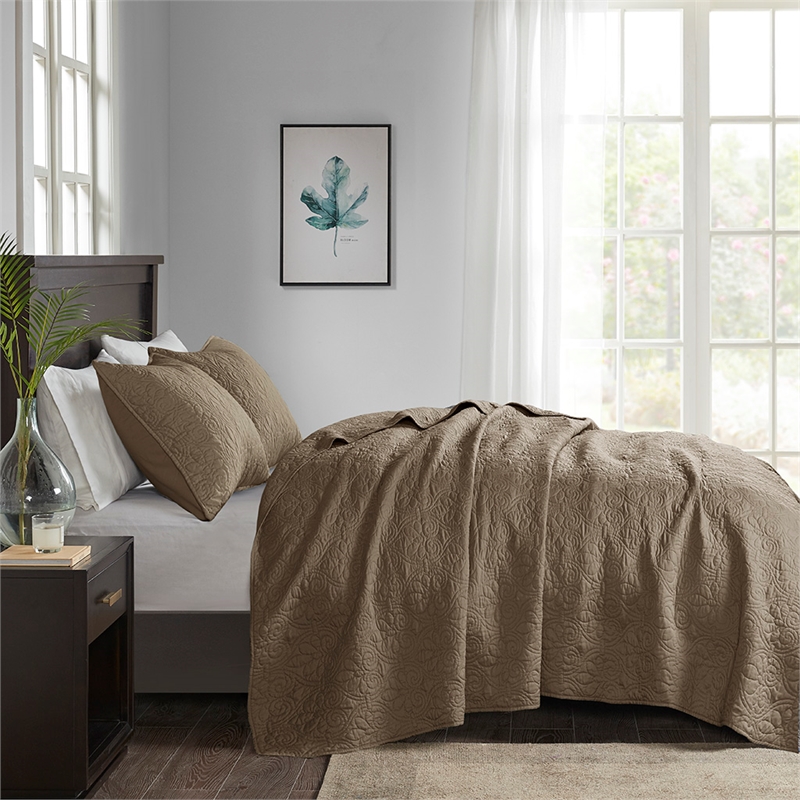 Madison Park Quebec Transitional Fabric Reversible Quilt Set in Mocha Brown