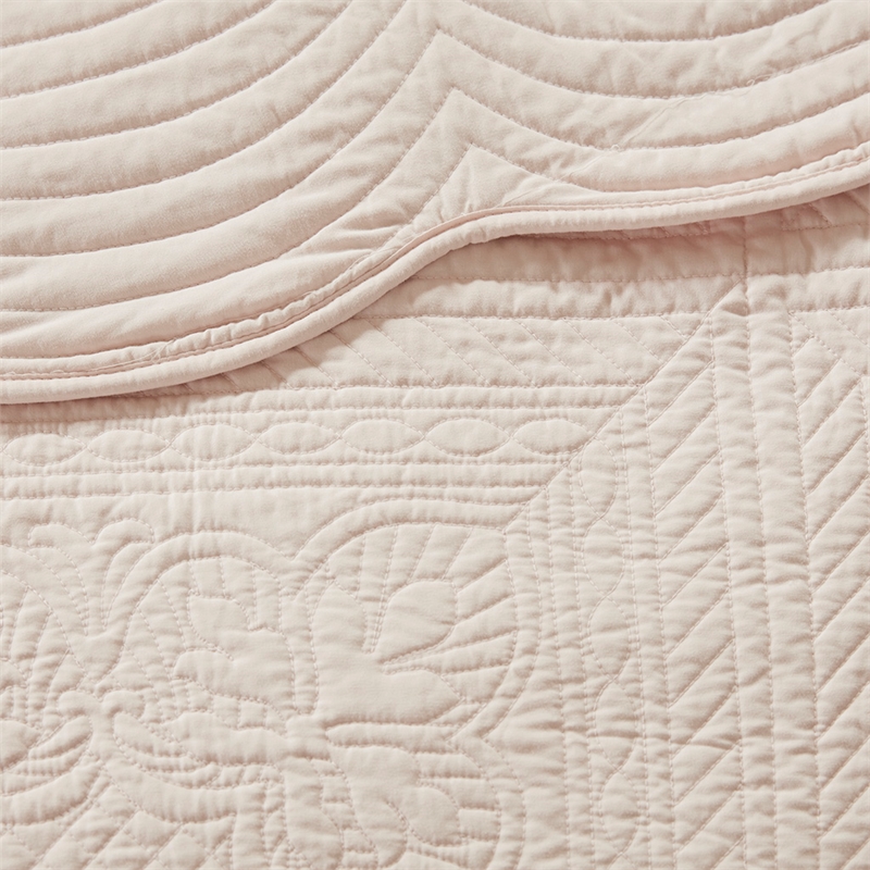 Madison Park Tuscany 3-Piece Cotton Scalloped Edge Quilt Set in Blush