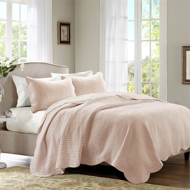 Madison Park Tuscany 3-Piece Cotton Scalloped Edge Quilt Set in Blush
