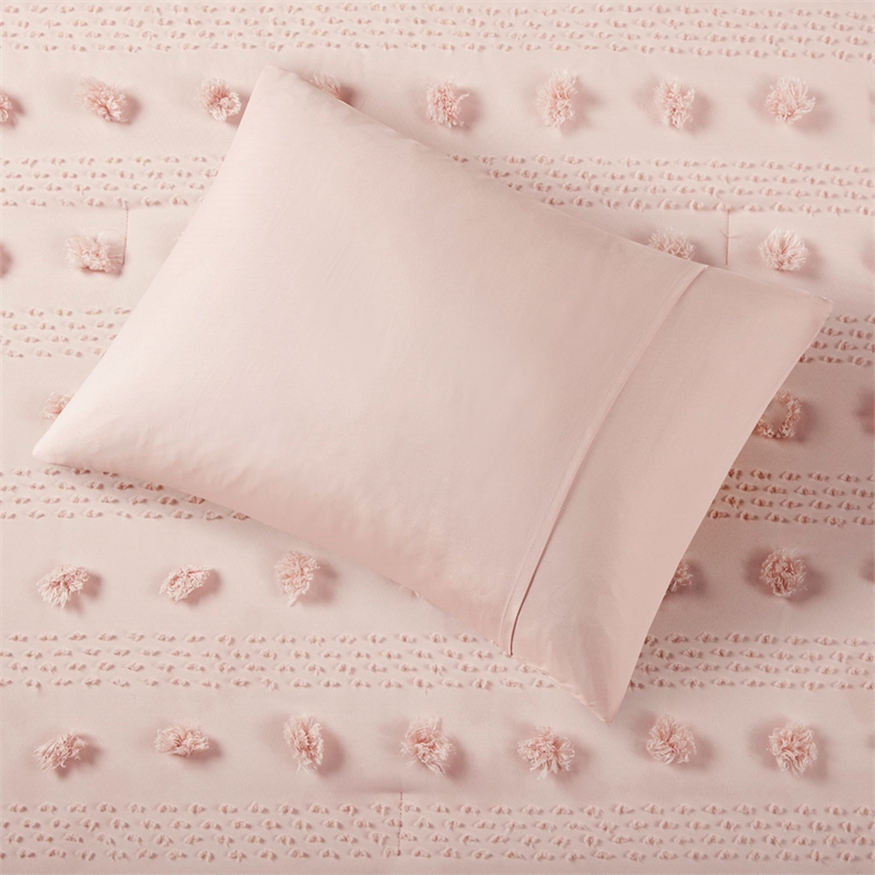 Intelligent Design Lucy Clip Jacquard Fabric Comforter Set in Pink