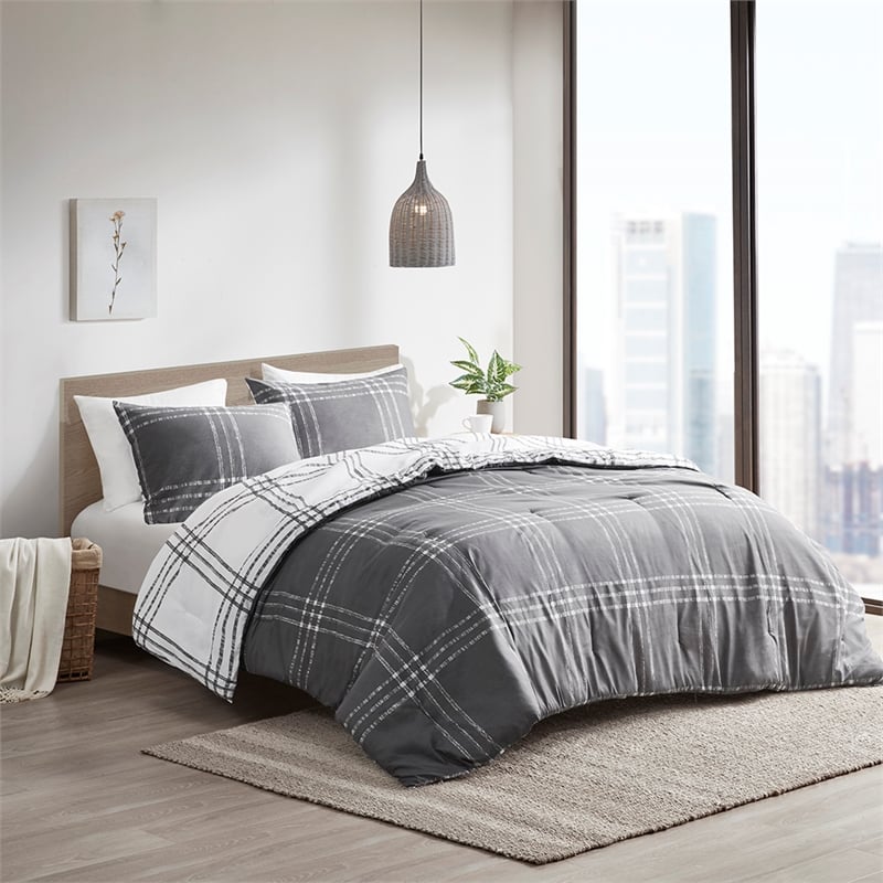 Intelligent Design Pike Fabric Plaid Reversible Comforter Set in White/Gray