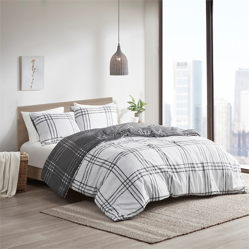 Intelligent Design Pike Fabric Plaid Reversible Comforter Set in White/Gray