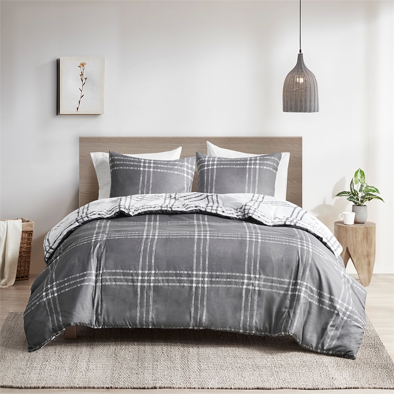 Intelligent Design Pike Fabric Plaid Reversible Comforter Set in White/Gray