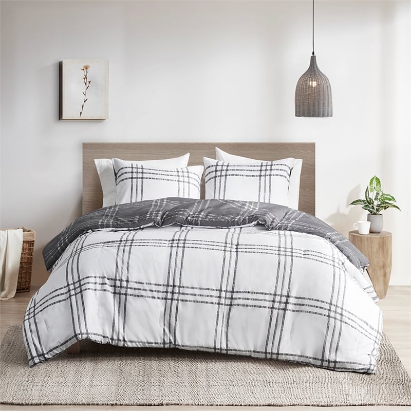 Intelligent Design Pike Fabric Plaid Reversible Comforter Set in White/Gray