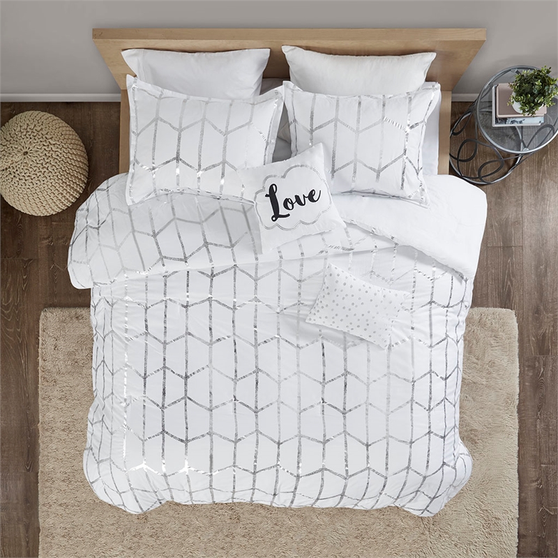 Intelligent Design Raina Fabric Metallic Printed Comforter Set in White/Silver