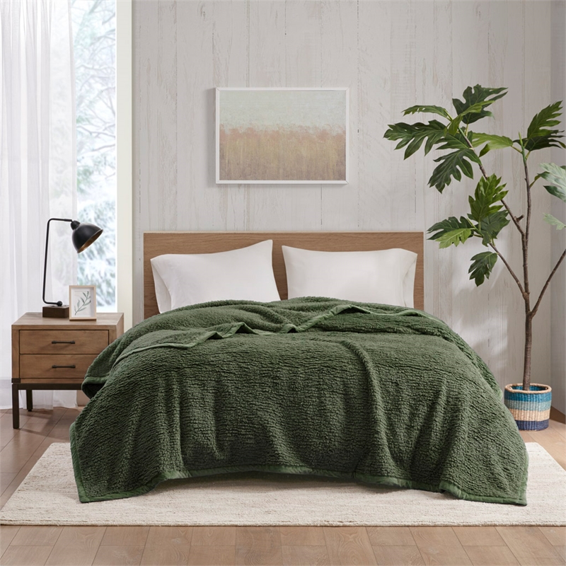 Woolrich Burlington Contemporary Solid Berber Fabric King Blanket in Green
