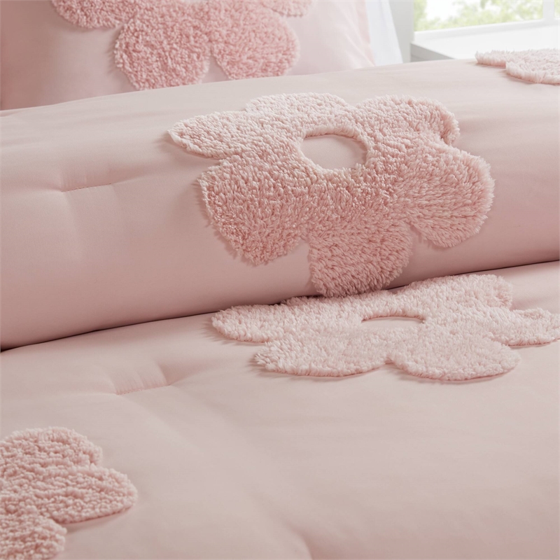 Olliix Intelligent Design Kids Gracie Full/Queen Comforter Set Polyester in Pink