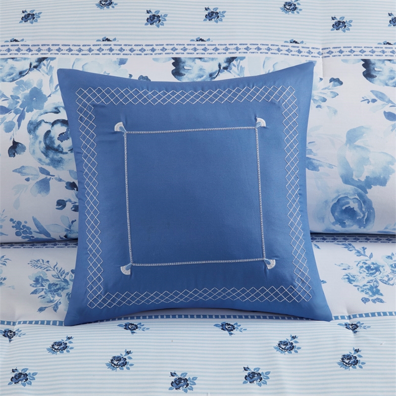 Olliix Intelligent Design Christa Full/Queen Comforter Set Polyester in Blue