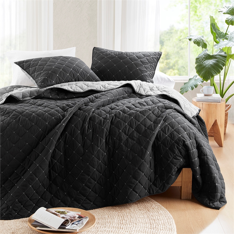 Olliix Madison Park Carolina King/Cal King Comforter Set Polyester in Black