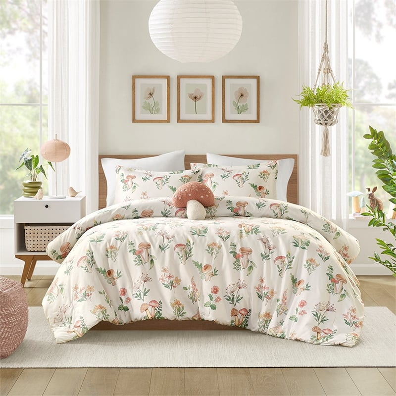 Olliix Intelligent Design Gwen Full/Queen Comforter Set Polyester in Green
