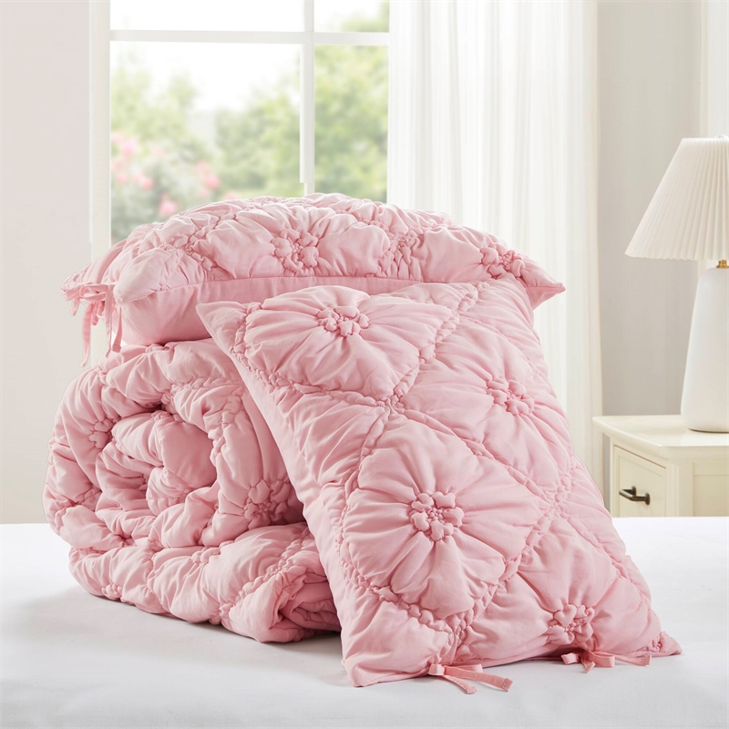 Olliix Intelligent Design Lily Full/Queen Comforter Set Microfiber in Pink