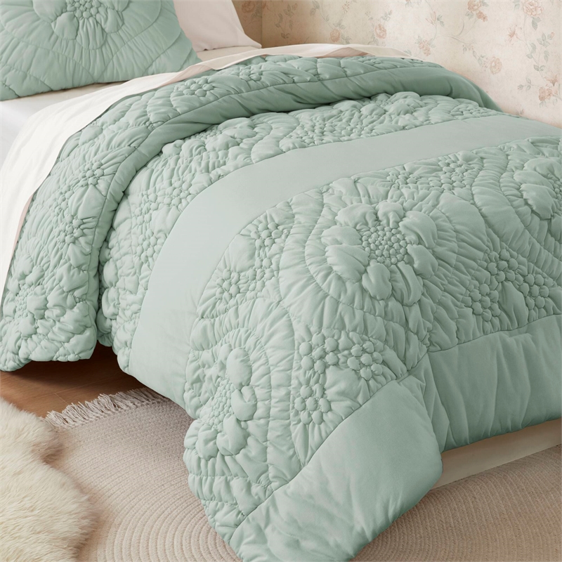 Olliix Madison Park Elise Full/Queen Comforter Set Polyester in Sage