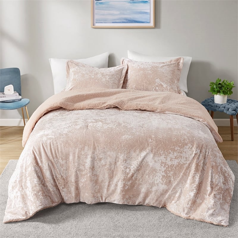Olliix Intelligent Design Mira King/Cal King Comforter Mini Set in Blush