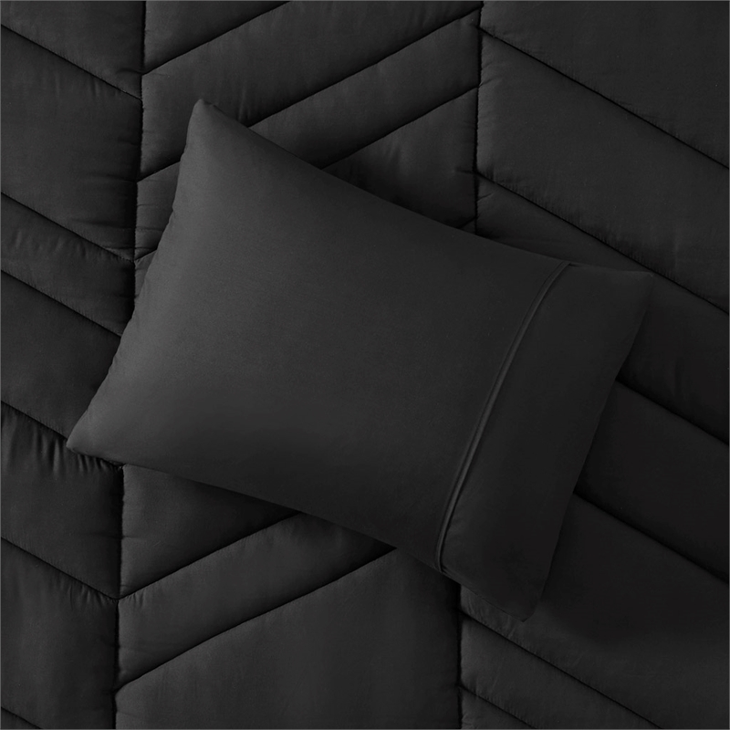 Olliix Intelligent Design Remy Twin/Twin XL Comforter Mini Set in Black
