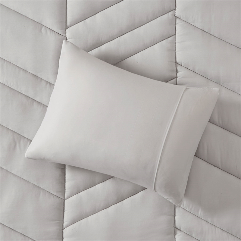 Olliix Intelligent Design Remy Full/Queen Comforter Mini Set Polyester in Gray