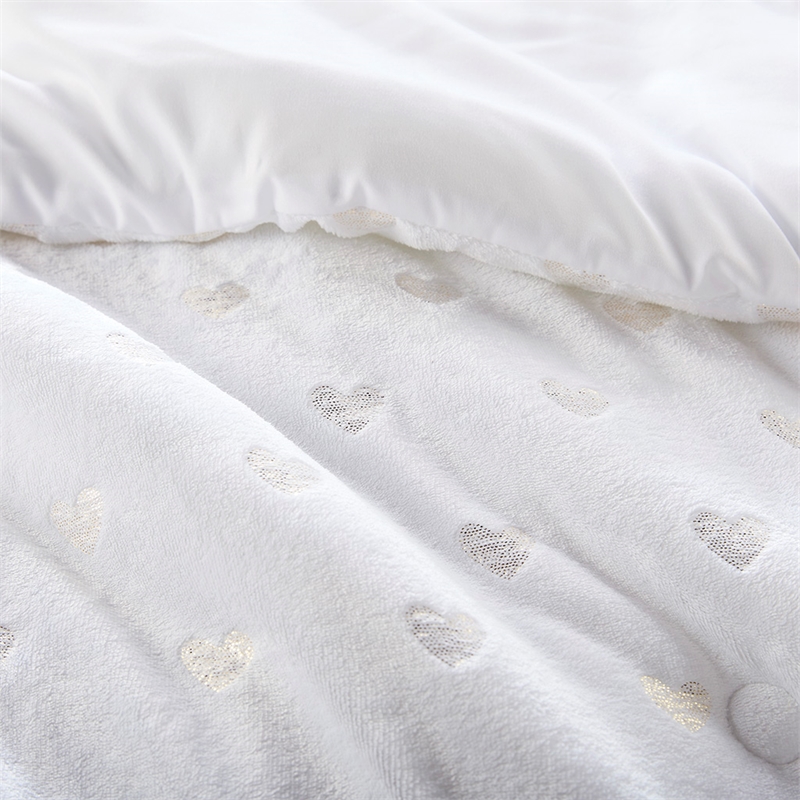Olliix Intelligent Design Rosalie Twin/Twin XL Comforter Set in White/Gold