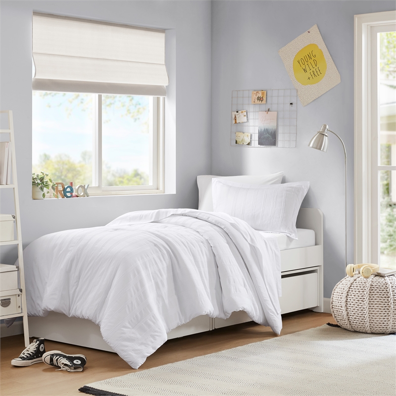 Olliix Super Listing Logan Twin/Twin XL Comforter Set Polyester in White