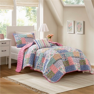 Olliix Intelligent Design Nellie Twin/Twin XL Quilt Set Memory Foam in Pink