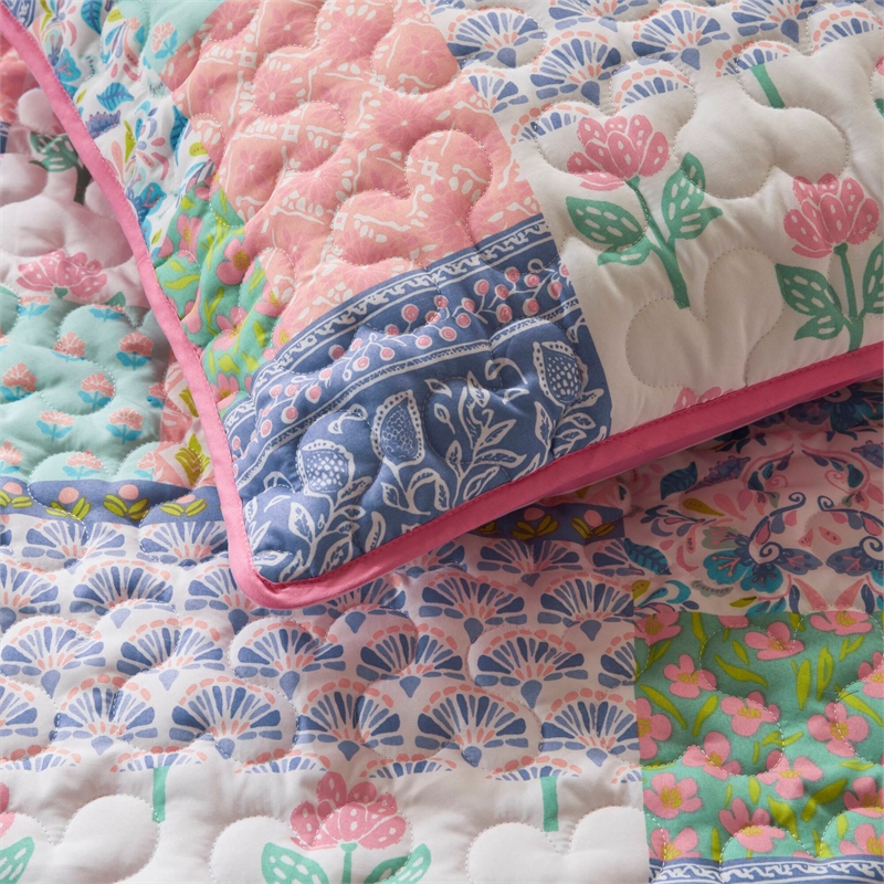 Olliix Intelligent Design Nellie Full/Queen Quilt Set Memory Foam in Pink