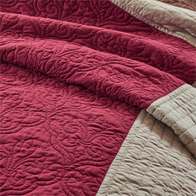 Olliix Madison Park Attingham Full/Queen Quilt Set Cotton in Red