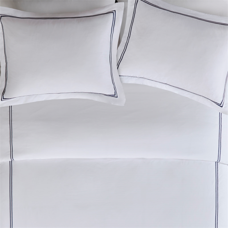 Olliix Madison Park 500 Thread Count Full/Queen Duvet Cover Set in White/Navy