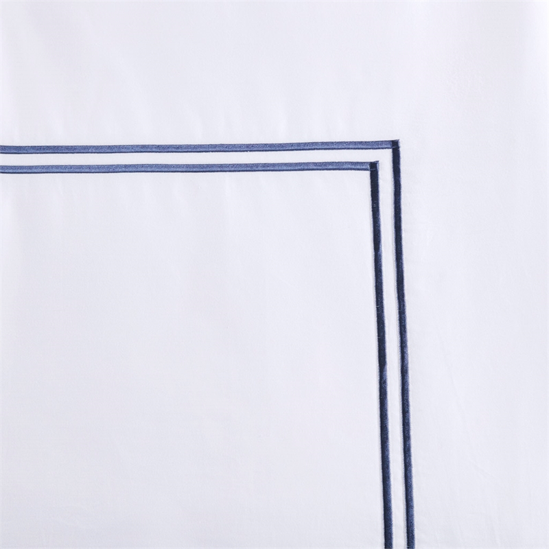 Olliix Madison Park 500 Thread Count King/Cal King Duvet Cover Set in White/Navy