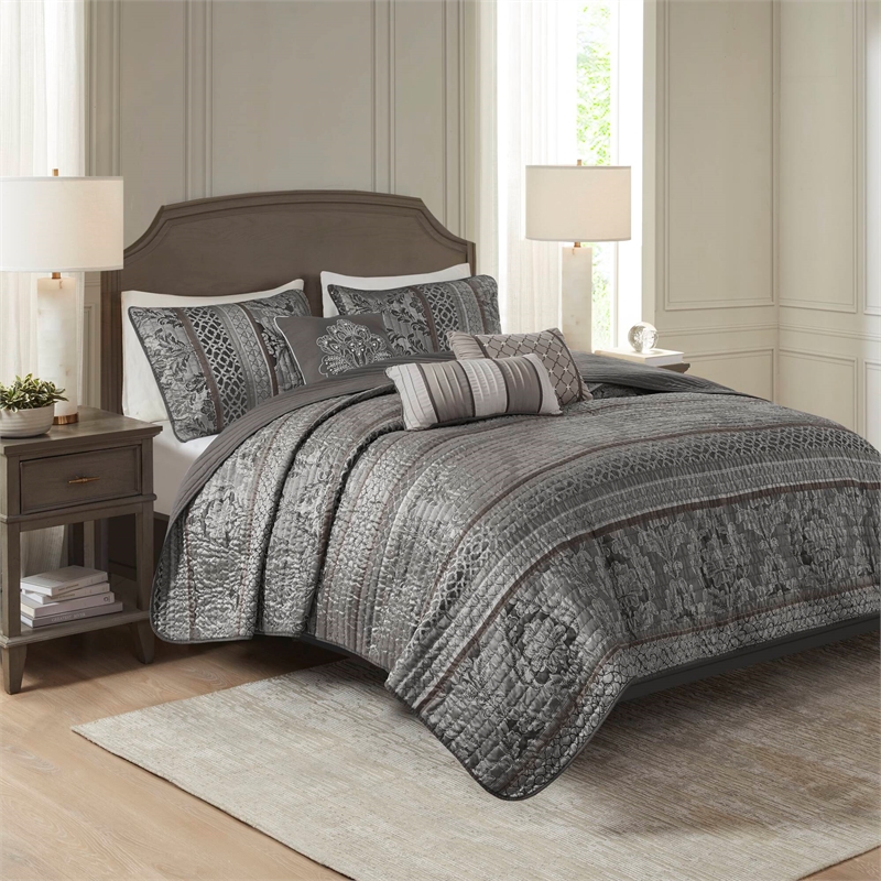 Olliix Madison Park Bellagio King/Cal King Quilt Set Cotton in Grey