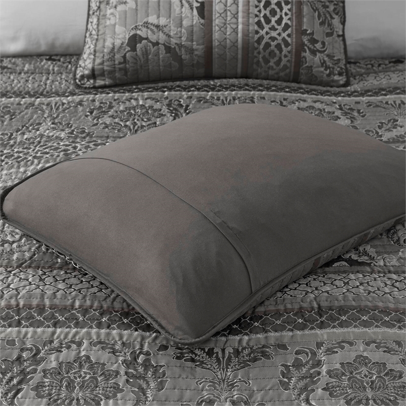 Olliix Madison Park Bellagio King/Cal King Quilt Set Cotton in Grey