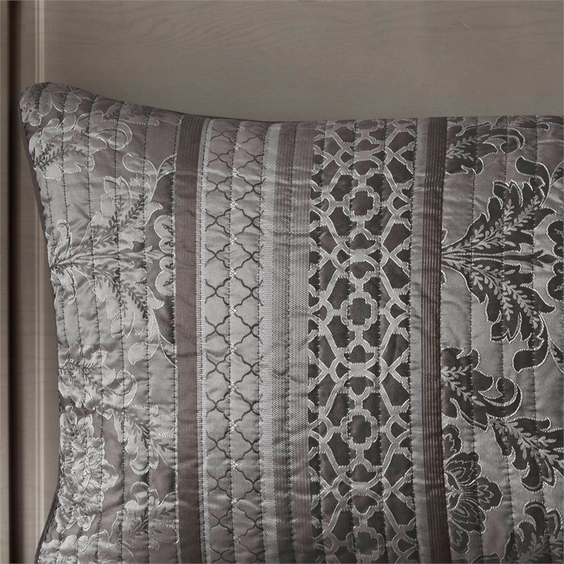 Olliix Madison Park Bellagio King/Cal King Quilt Set Cotton in Grey