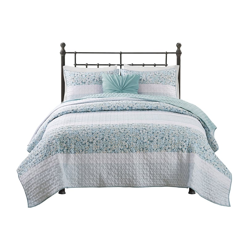 Olliix Madison Park Caralie Full/Queen Quilt Set Polyester in Aqua