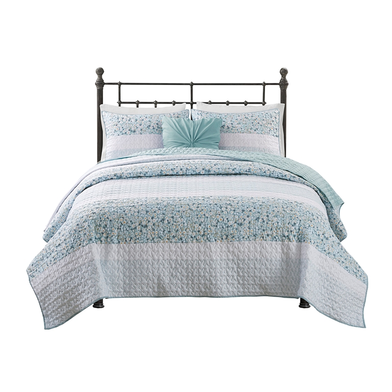 Olliix Madison Park Caralie King/Cal King Quilt Set Polyester in Aqua