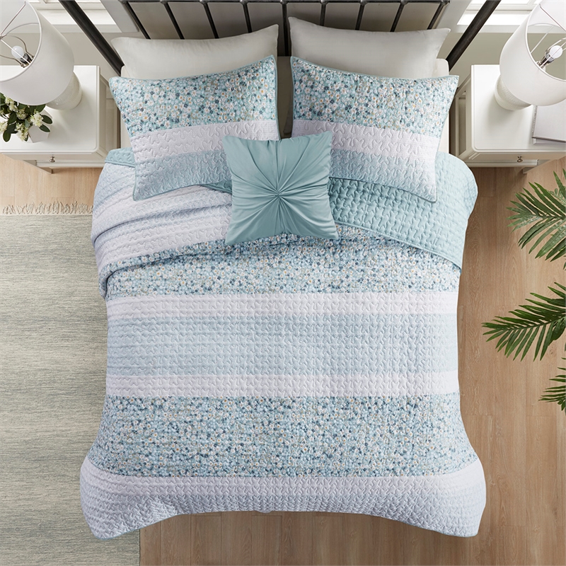 Olliix Madison Park Caralie King/Cal King Quilt Set Polyester in Aqua