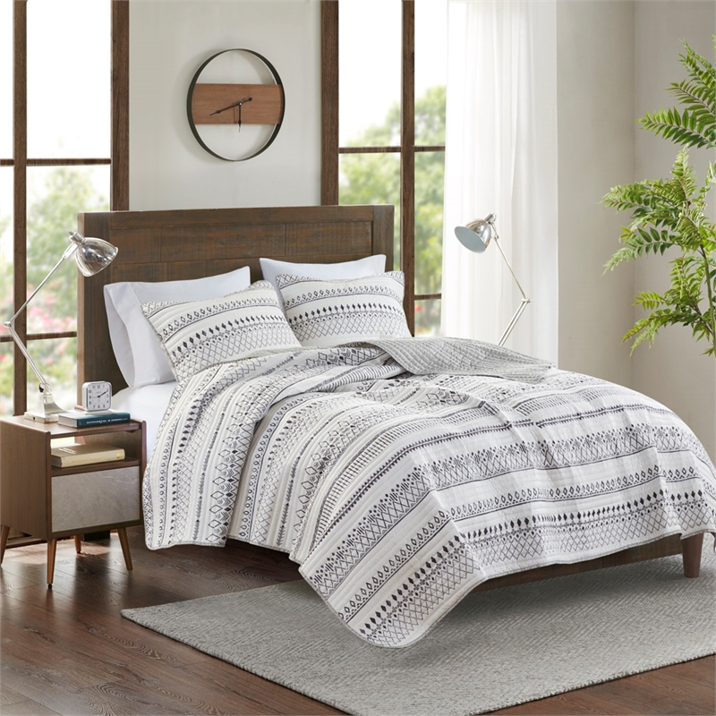 Olliix Madison Park Fraser Full/Queen Coverlet Mini Set in Ivory/Black